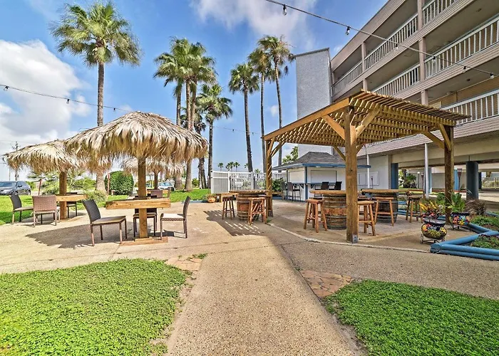Beachside Corpus Christi Condo With Amenities!